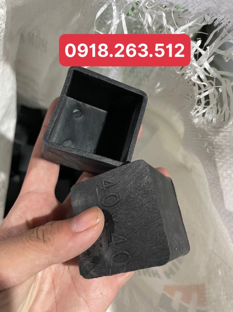 Nút bịt cao su vuông 40